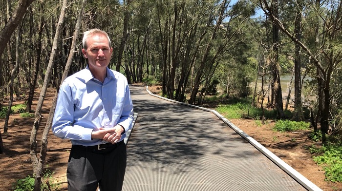 David visits the newly upgraded walkway at Lambeth Reserve